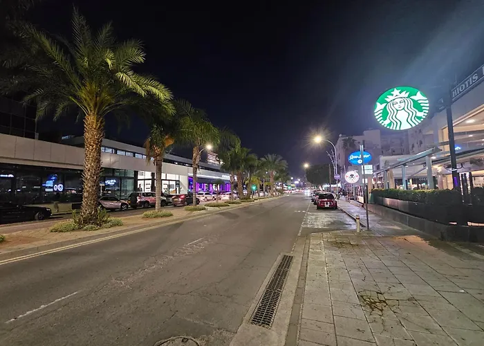 아파트 Unique Sea & Lifestyle 레메소스